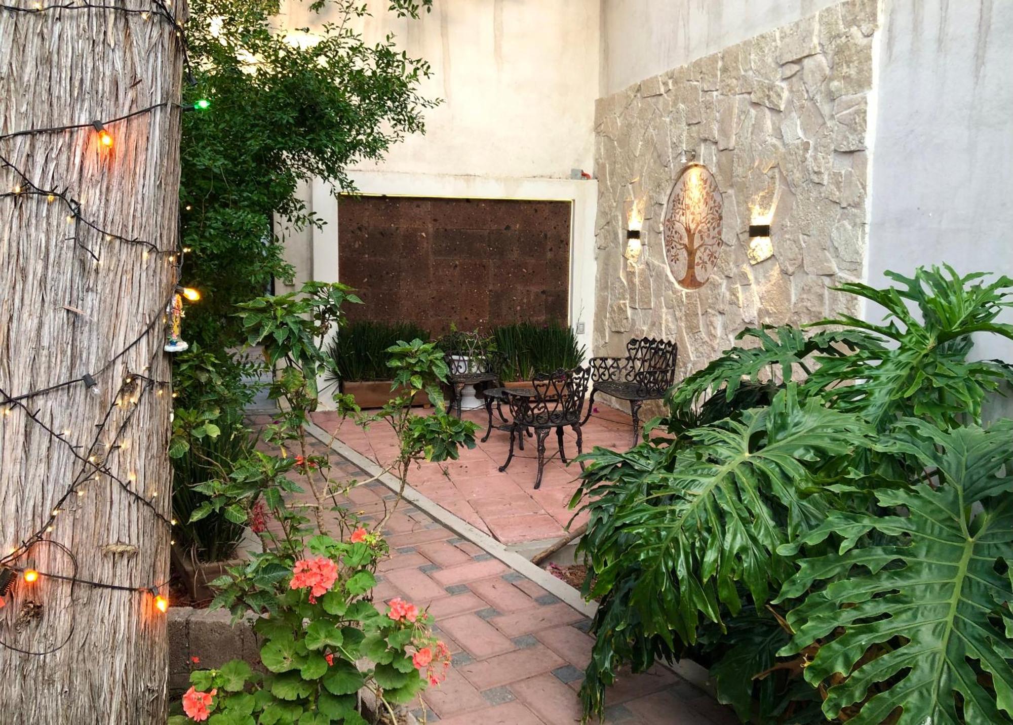 Hotel Campanas *